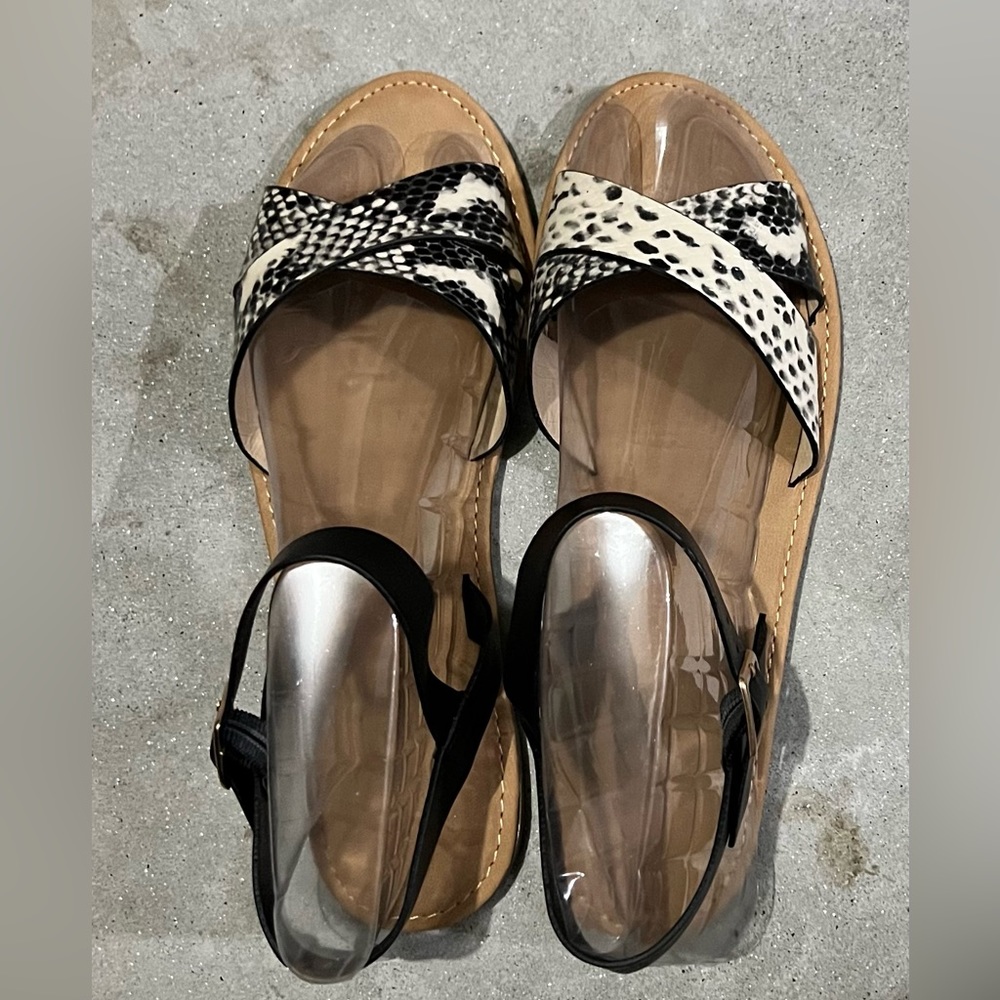 Women sandals